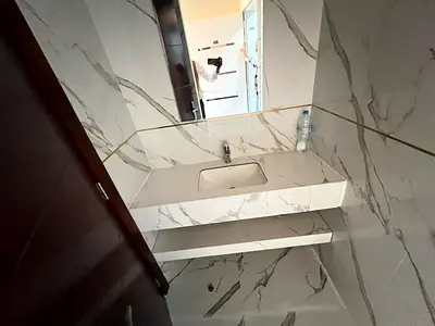 اجمل شقة واسعة بتشطيبات جيدة ومواصفات راقية المويهات3 بتشطيبات عاليه