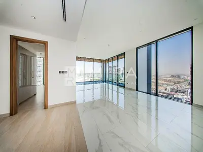 Affordable Luxury I High Floor I Brand NEW