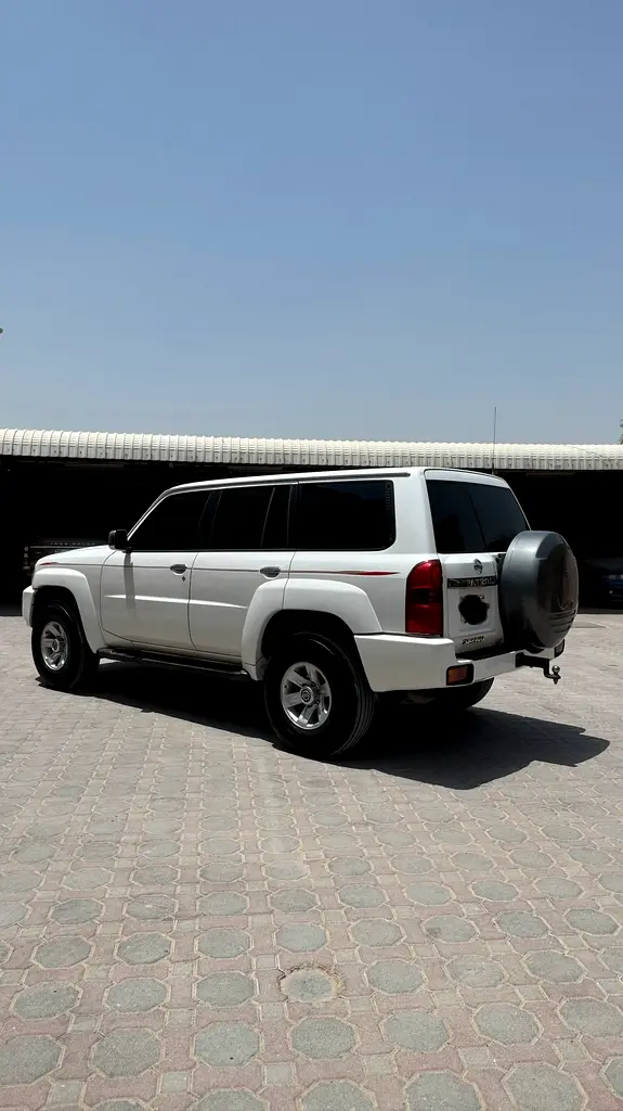 Nissan Patrol Safari 2008 — photo 1 of 7