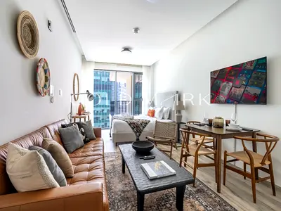 Mid Floor | Vacant Sept | Near Metro