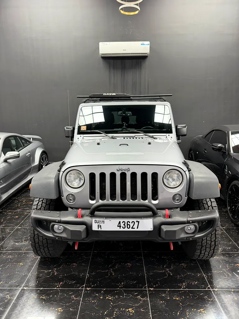 Jeep Wrangler 2015 — photo 1 of 8