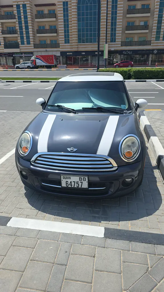 MINI Cooper 2012 — photo 1 of 7
