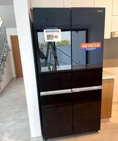 Hitachi New Model French Door Refrigerator Glass body black
