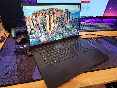 Razer Blade 15 2020 RTX 2060 16GB RAM  i7 9750H 512GB NVME SSD