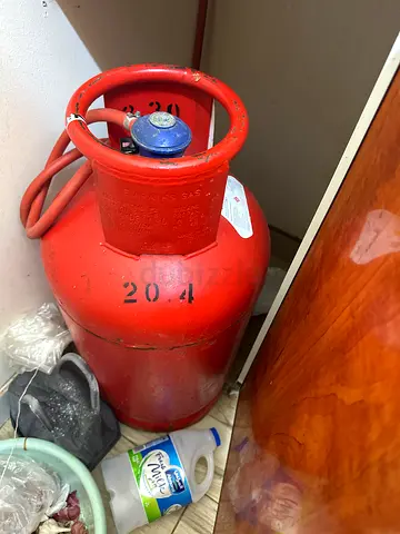 Medium Gas Cylinder with Gas