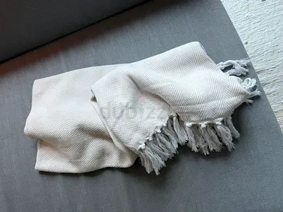 Light Cream Herringbone Throw Blanket with Fringe — Good Condition - NO OFFERS
