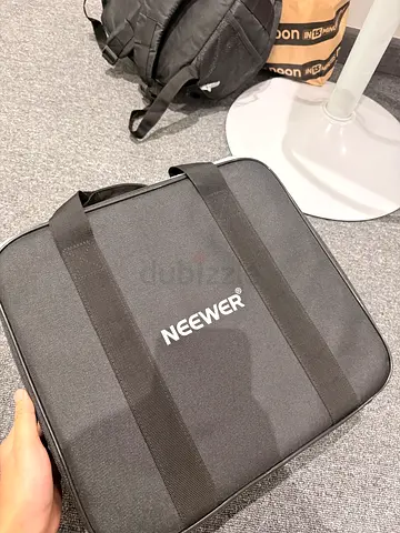 NEEWER TELEPROMPTER