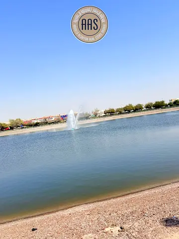 Near Pond Park Studio Available /// Huge space Gym pool