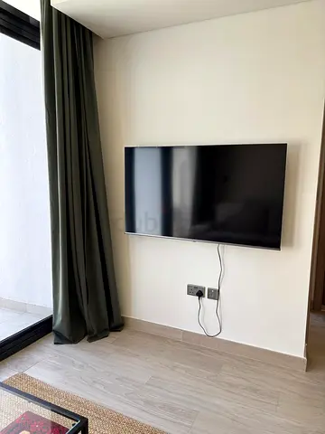 Hisense 55 Wall-Mounted LED TV - Good Condition