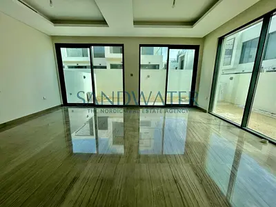 Corner Unit | Brand New | Flexible Cheques