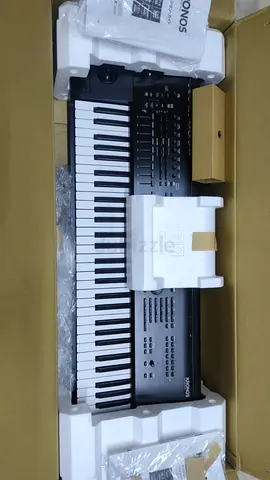 61-kronos 2 Keyboard/Synthesizer - Unboxed, Like New
