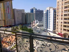Two-bedroom apartment with a living room, very spacious and excellently finished 📍 Lively locatio