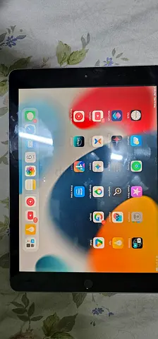 Apple iPad 5th gen (working, used) - Wi‑Fi model