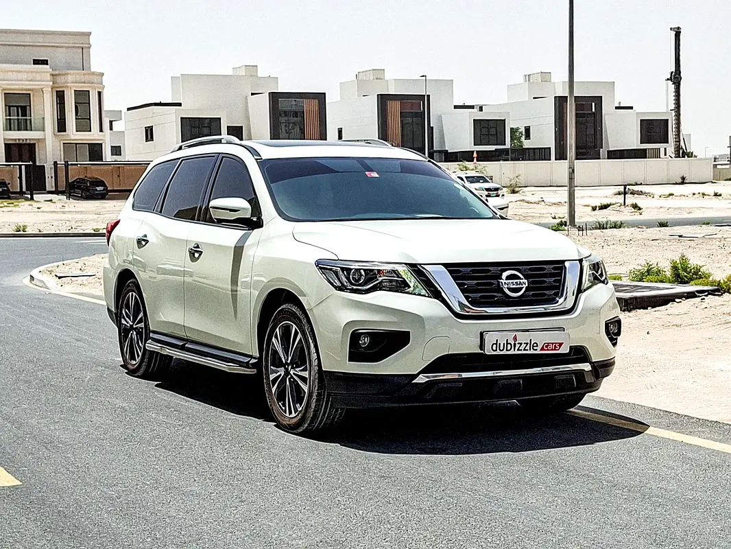 Nissan Pathfinder 2018 — photo 1 of 18