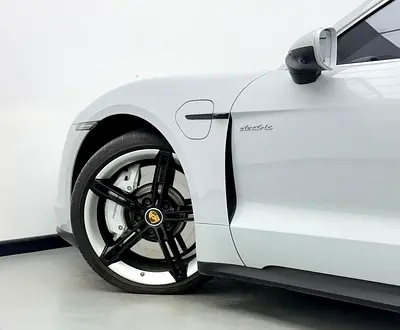 2022 Porsche TAYCAN — миниатюра 7