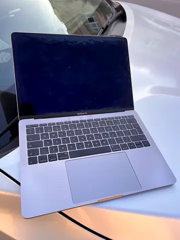 MacBook Pro (2017) 13 inch