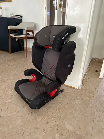 Child Booster/Convertible Car Seat (Good Condition)