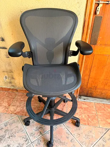 Brand New Remastered Version Herman Miller Aeron Graphite Chair Fully Loaded Size B