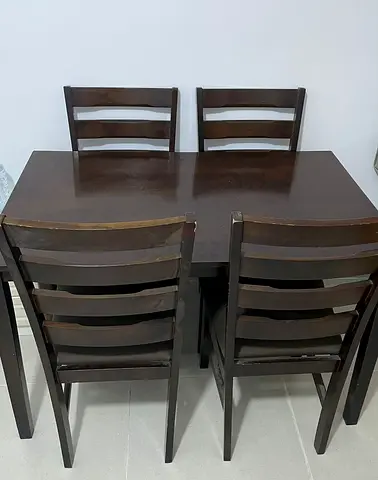 Dining table with 4 chair