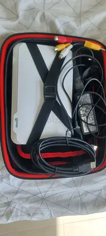 Merlin rechargeable android projector
