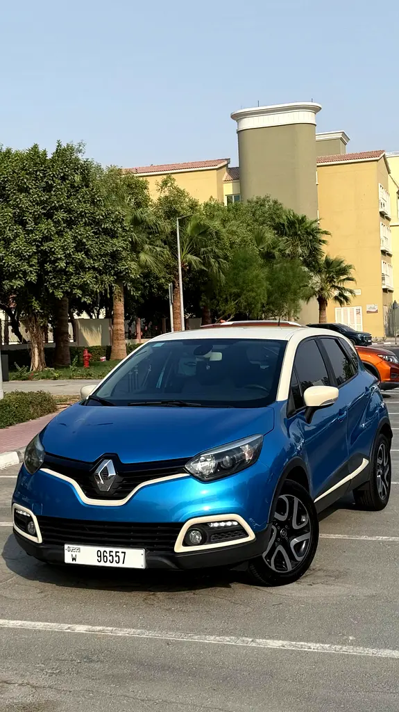 Renault Captur 2017 — photo 1 of 8