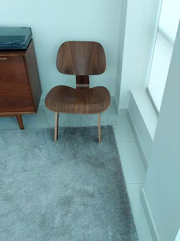 Ebarza Chair - like New