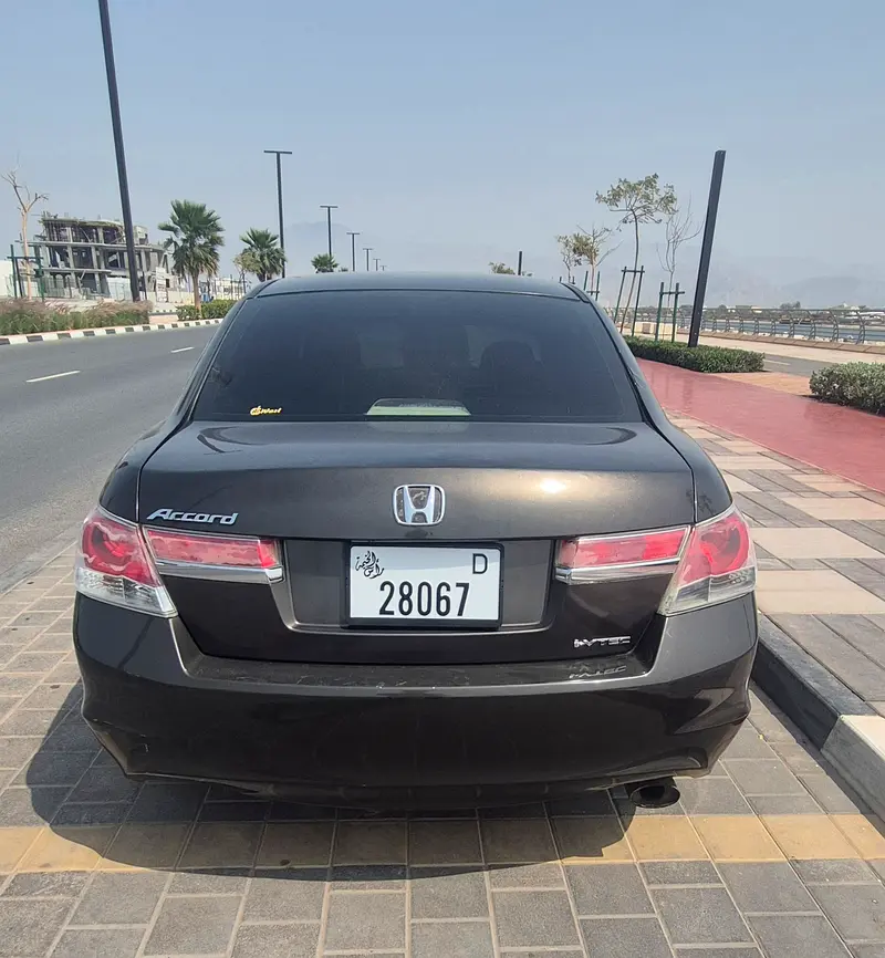 Honda Accord 2012 — photo 1 of 5