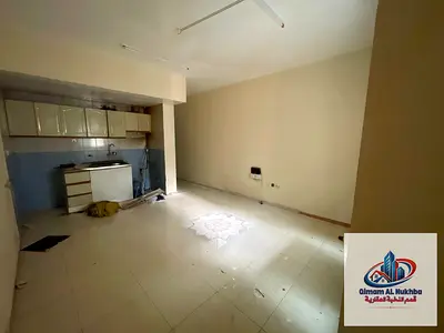 للايجار السنوي اكبر مساحه استوديو في الشارقه منطقه القليعه اطلاله مفتوحه تكييف وغاز مركزي موقع استراتيجي قريب لكافه الخدمات والمراكز التجاريه