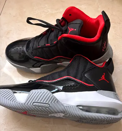 Black  Red Jordan Basketball Shoes (Aura Series) - Size (EU 38 / UK 5),