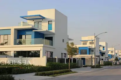 CORNER END UNIT | LARGE LAYOUT | READY TO MOVE