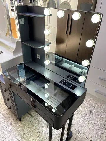 Dressing table
