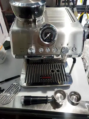 Delonghi La Specialista Arte Evo Espresso Machine Cold Brew Maker