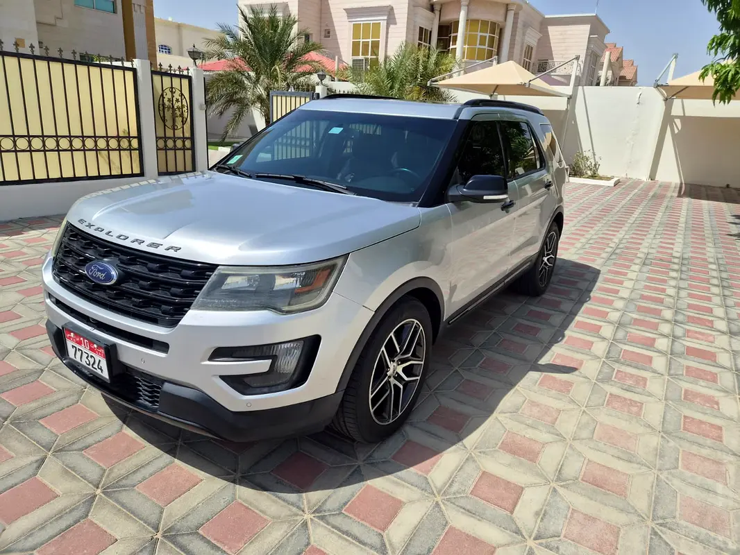Ford Explorer 2016 — photo 1 of 15