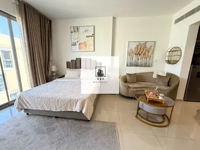 Spacious studio in peacuful community