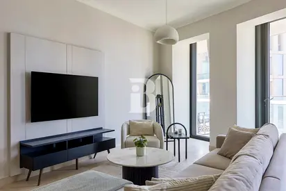 Exclusive | Minimalist Design | Vacant