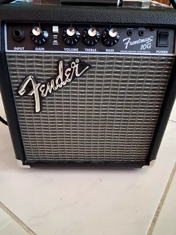 Fender Frontman 10G Practice Guitar Amplifier - Compact and Reliable