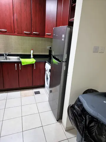 BED SPACE near to metro in discovery gardens/Muslims Only/