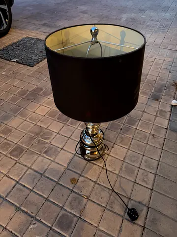 Table lamp