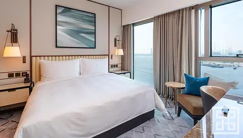 1BR in Address Harbour Point w/ spectcular waterfront view