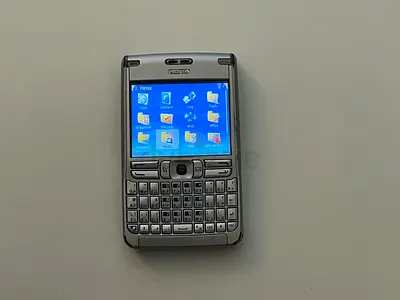 Nokia E61