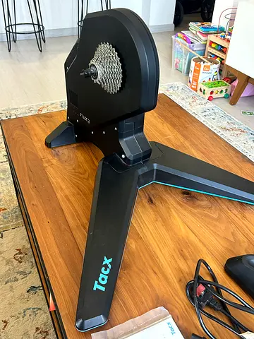 Tacx Flux 2 Bike Trainer Stand (direct-drive accessory pieces) - good condition
