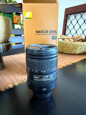 Nikon AF-S NIKKOR 28-300mm f/3.5-5.6G ED VR Lens