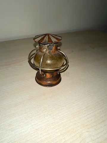 Small vintage decorative oil lamp / lantern (brass  glass)