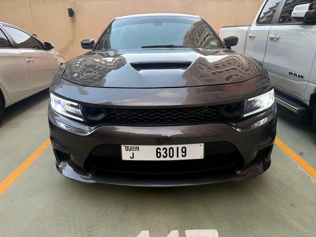 Dodge Charger 2022 — photo 1 of 10