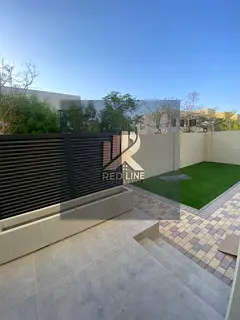 🚗 Luxury villa with front parking and a back walkway in Al-Rahmaniya