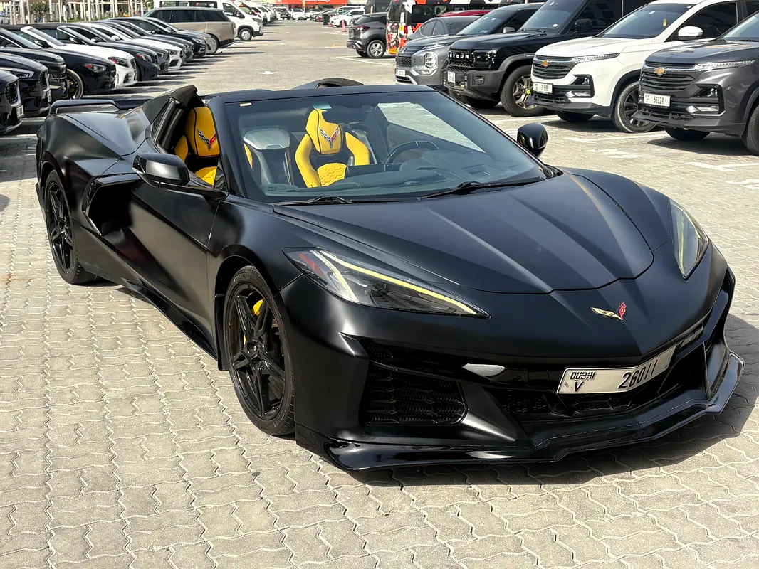 Chevrolet Corvette 2021 — photo 1 of 20