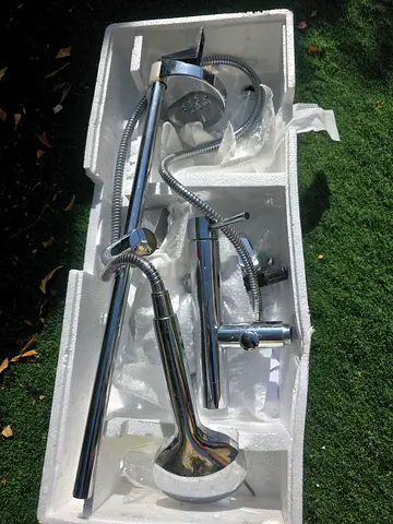 Chrome Bathtub Faucet and Hand Shower Set [used]