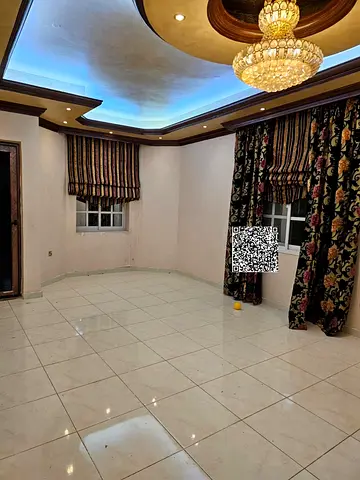 Villa for annual rent, 5 bedrooms and a majlis in Rawda 2