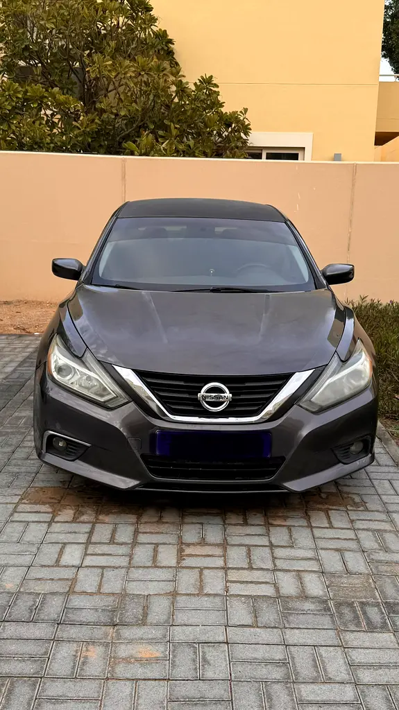 Nissan Altima 2017 — photo 1 of 7