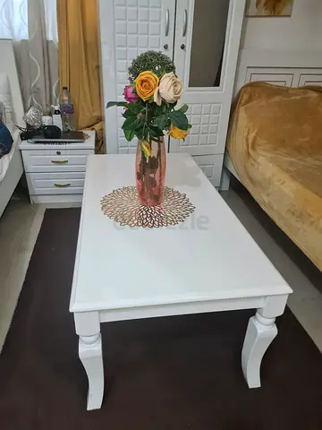 Nice white coffee table.